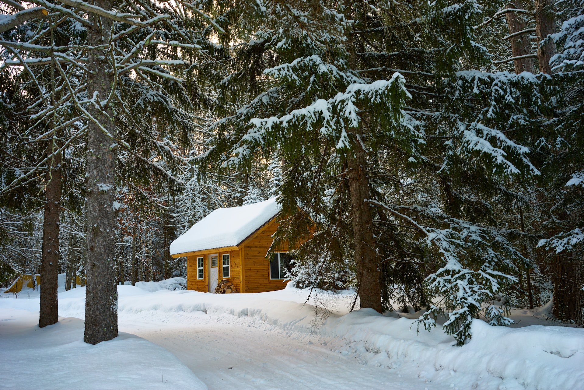 winter-cabin-1920.jpg